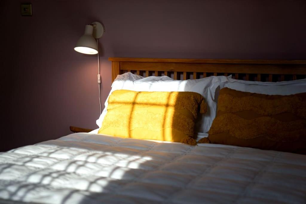 Northdene Cottage - Cosy Old Fisherman'S Cottage Two Mins From Sea - Free Parking - Wood Burning Stove - Roll Top Bath - Dog Friendly 딜 외부 사진