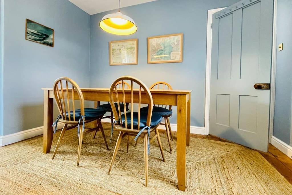 Northdene Cottage - Cosy Old Fisherman'S Cottage Two Mins From Sea - Free Parking - Wood Burning Stove - Roll Top Bath - Dog Friendly 딜 외부 사진