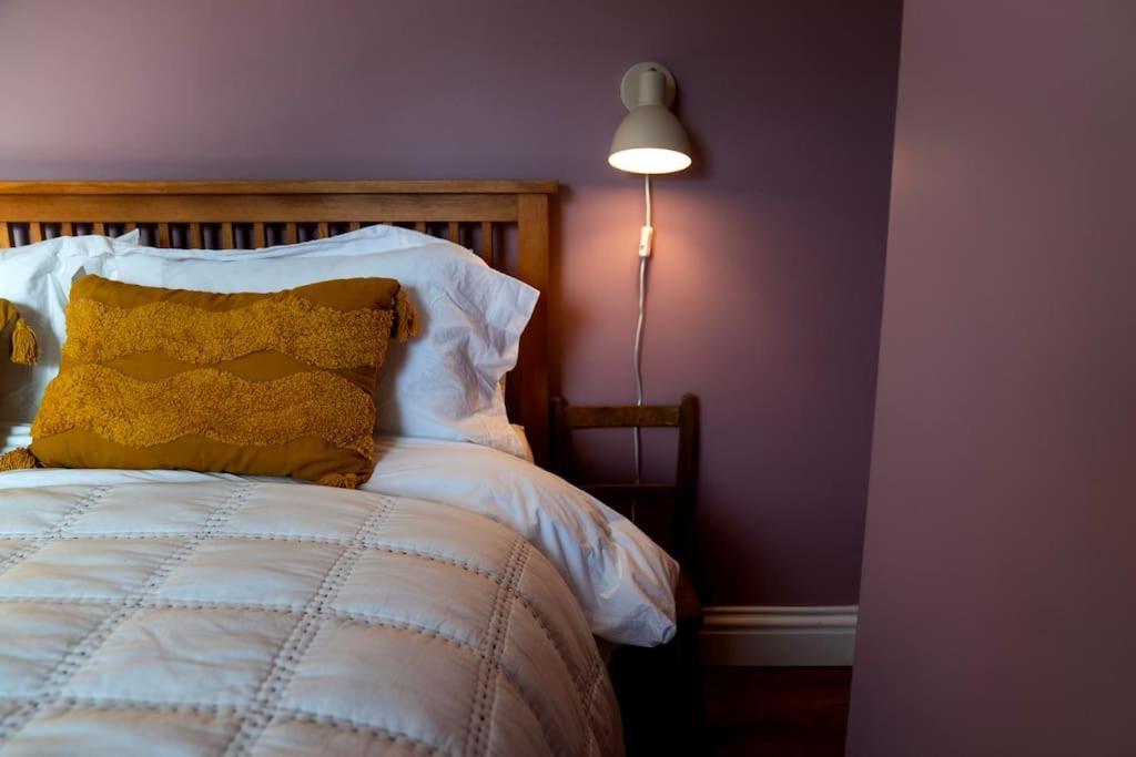 Northdene Cottage - Cosy Old Fisherman'S Cottage Two Mins From Sea - Free Parking - Wood Burning Stove - Roll Top Bath - Dog Friendly 딜 외부 사진