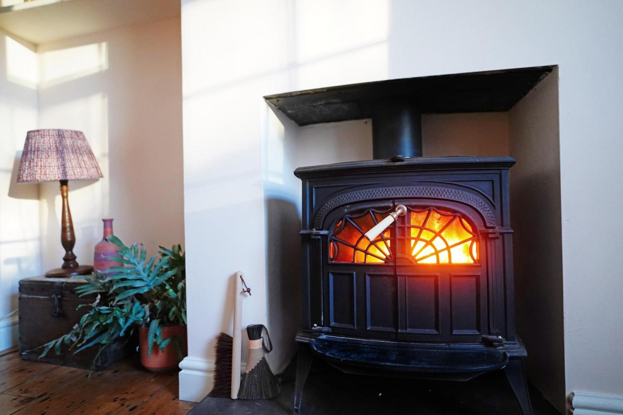 Northdene Cottage - Cosy Old Fisherman'S Cottage Two Mins From Sea - Free Parking - Wood Burning Stove - Roll Top Bath - Dog Friendly 딜 외부 사진