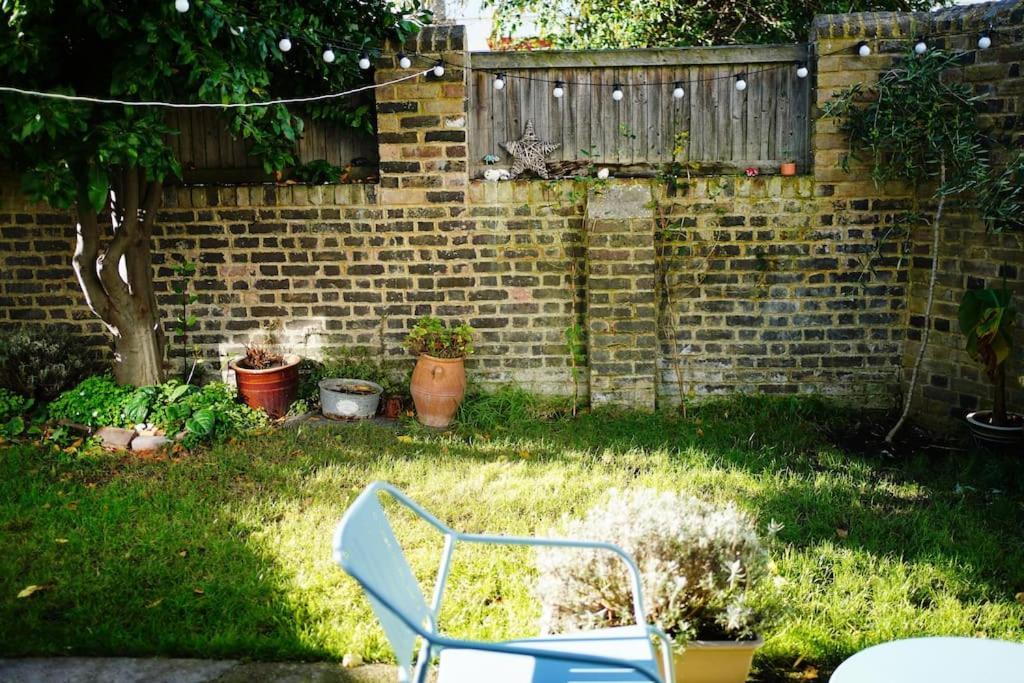 Northdene Cottage - Cosy Old Fisherman'S Cottage Two Mins From Sea - Free Parking - Wood Burning Stove - Roll Top Bath - Dog Friendly 딜 외부 사진